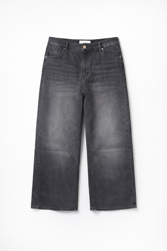 Wide-leg denim jeans